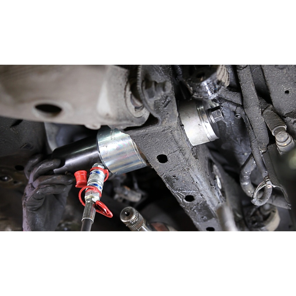 Rear axle bushing set ∙ FORD Explorer V8 (3)