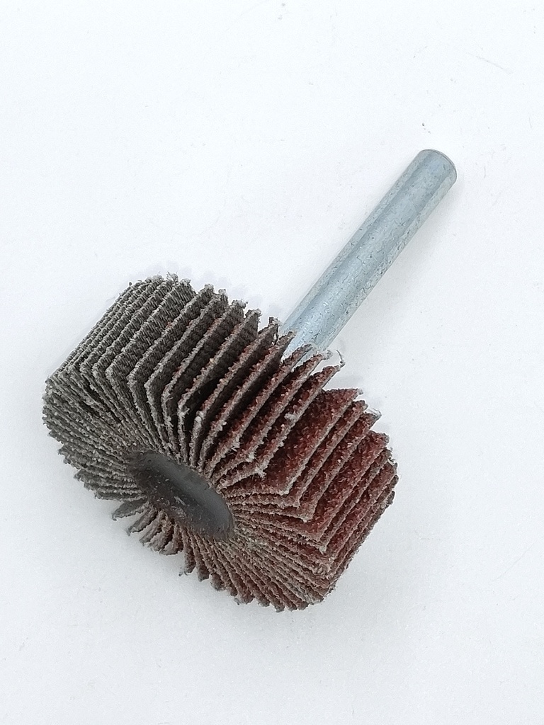 Lamelinis šlifavimo antgalis su kotu 40 x 15 mm, kotas 6 mm, P40 (00034170, PICHLER)