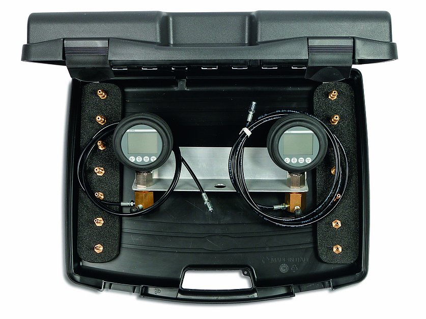 Digital Car Brake Pressure Tester BDPD 04, 2 High-Pressure Gauges (100122_1, LEITENBERGER)