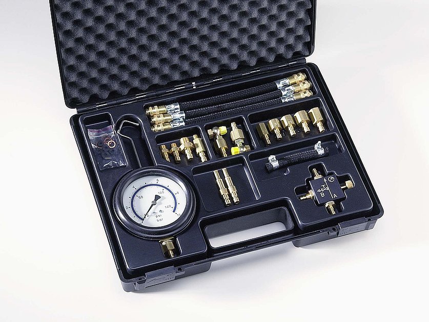Degvielas zemā spiediena diagnostikas komplekts, 12 adapteri (041605, LEITENBERGER)