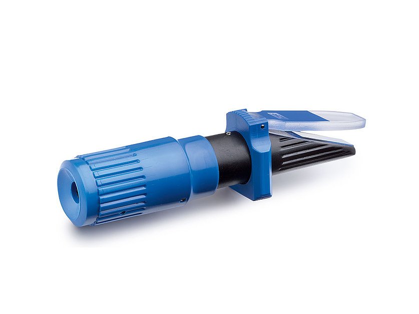 Refractometer for Measuring Urea Concentration (AdBlue®) (110306_25, LEITENBERGER)