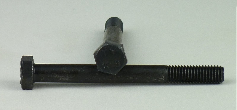 SCREW M10X50 - DIN931 - 8.8 (MAAB1033, BLACKHAWK)