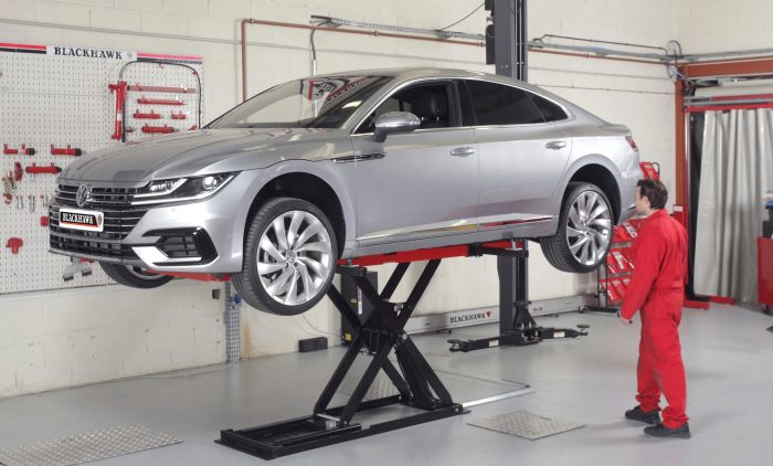 Kėbulų geometrijos stendas POSTLIFT 2 + siurblys 380V/3PH + alyva – supaprastintas rinkinys (PL20C, BLACKHAWK)