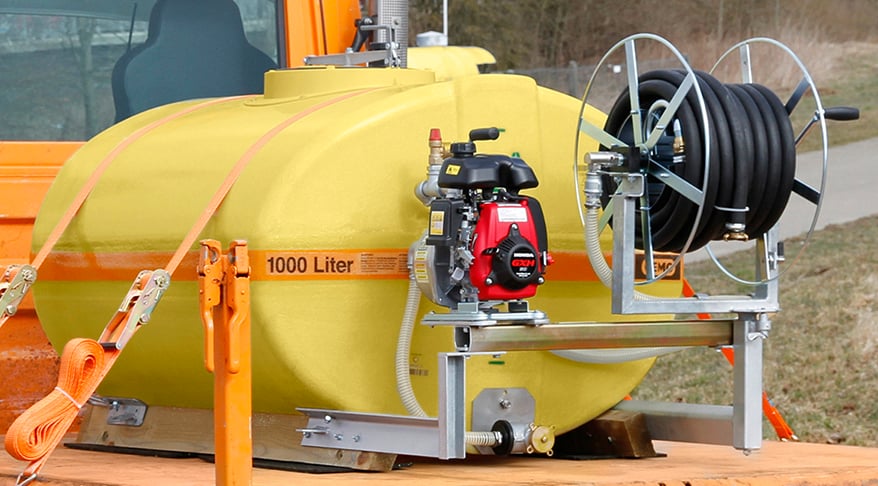 Oval tank 1000 l, short, with add-on pump 130 and hose reel (7917, CEMO)