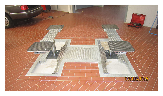 Dviejų cilindrų į grindis įleistas duobinis keltuvas P2-35 R.B su remontine atrama, 3,5 t, CE-Stop (P2-35.19-R.B, PITLIFT)